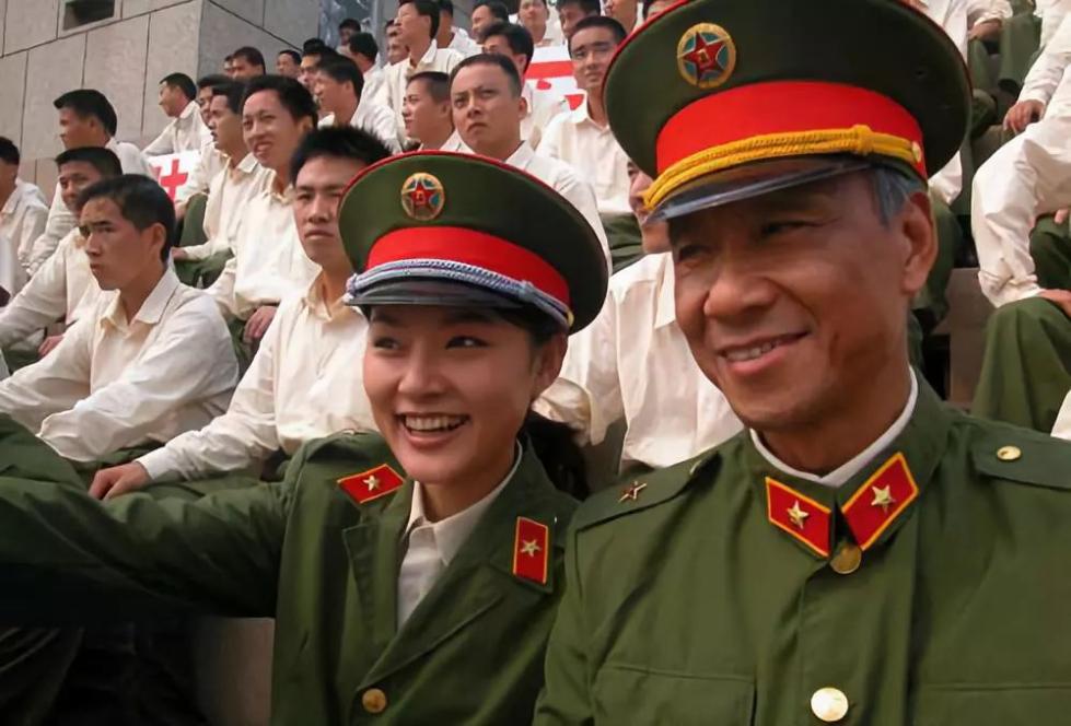 穿警服的那些女孩儿 第01集